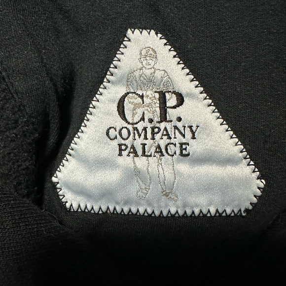 brand new it just doesn’t fit me how I thought it would sadly so gotta sell it - Picture 2 of 3